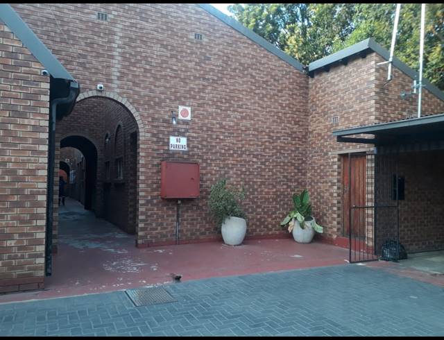 2 BEDROOM APARTMENT FOR SALE IN RUSTENBURG CENTRAL